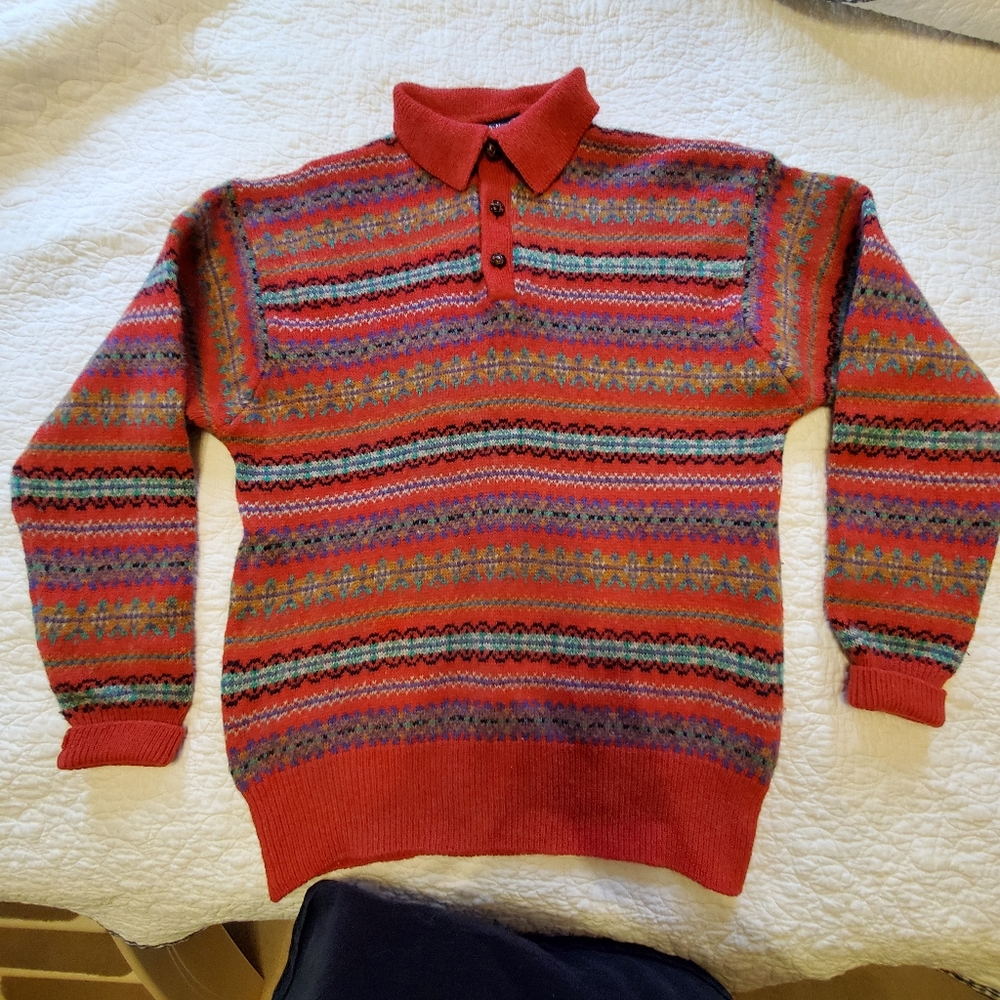 McNeal Sportswear sweater, size large, red multicolored.